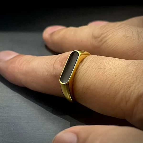 Signet Bar Golden Ring